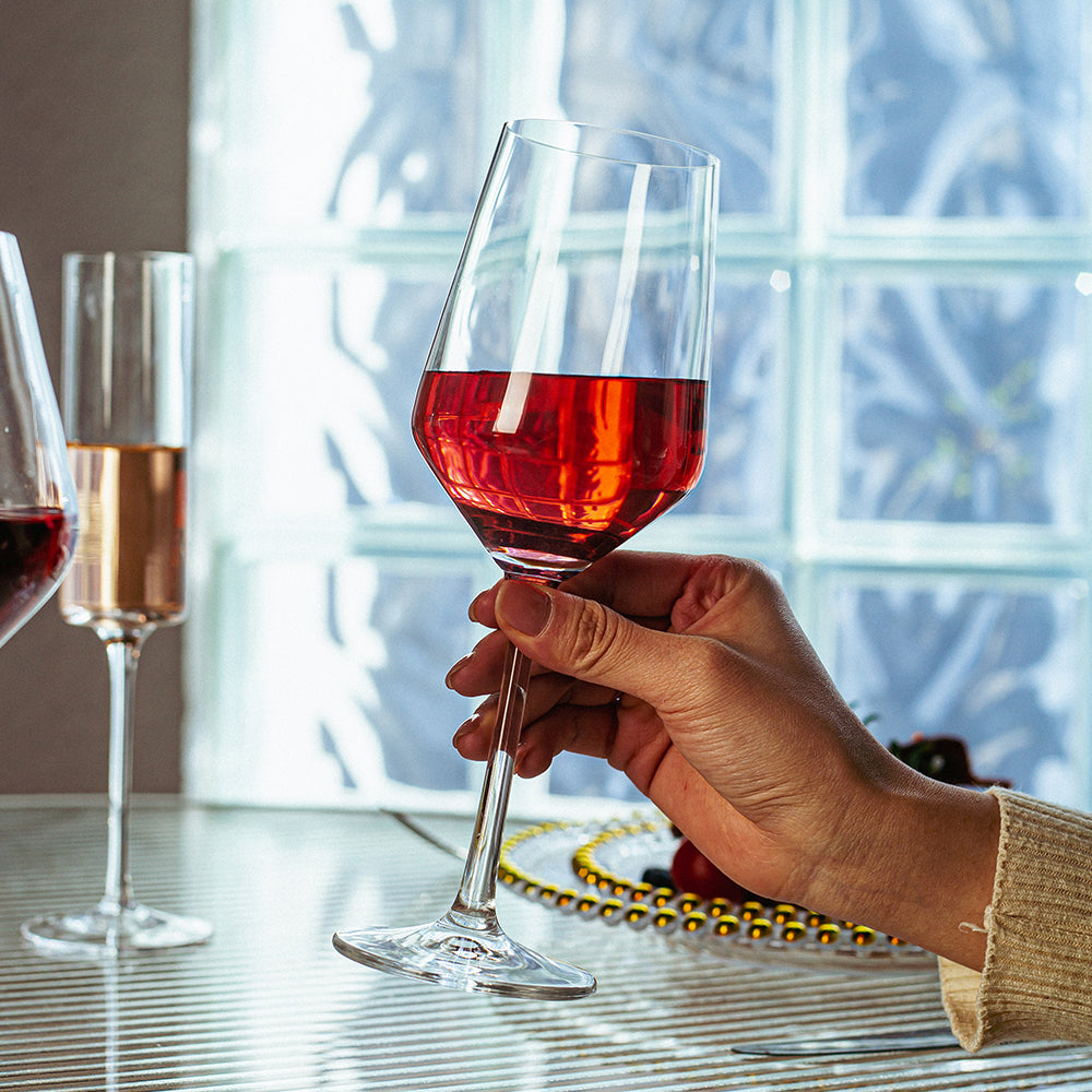 White wine glasses for Champagne